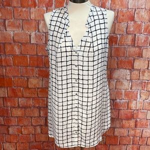 Motherhood Maternity White and Black Grid Print Sleeveless Button-Down Top
